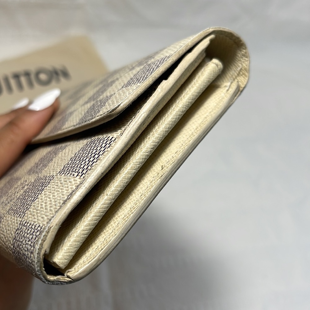 AUTHENTIC LV damier azur wallet (Sarah) - Picture 5 of 12